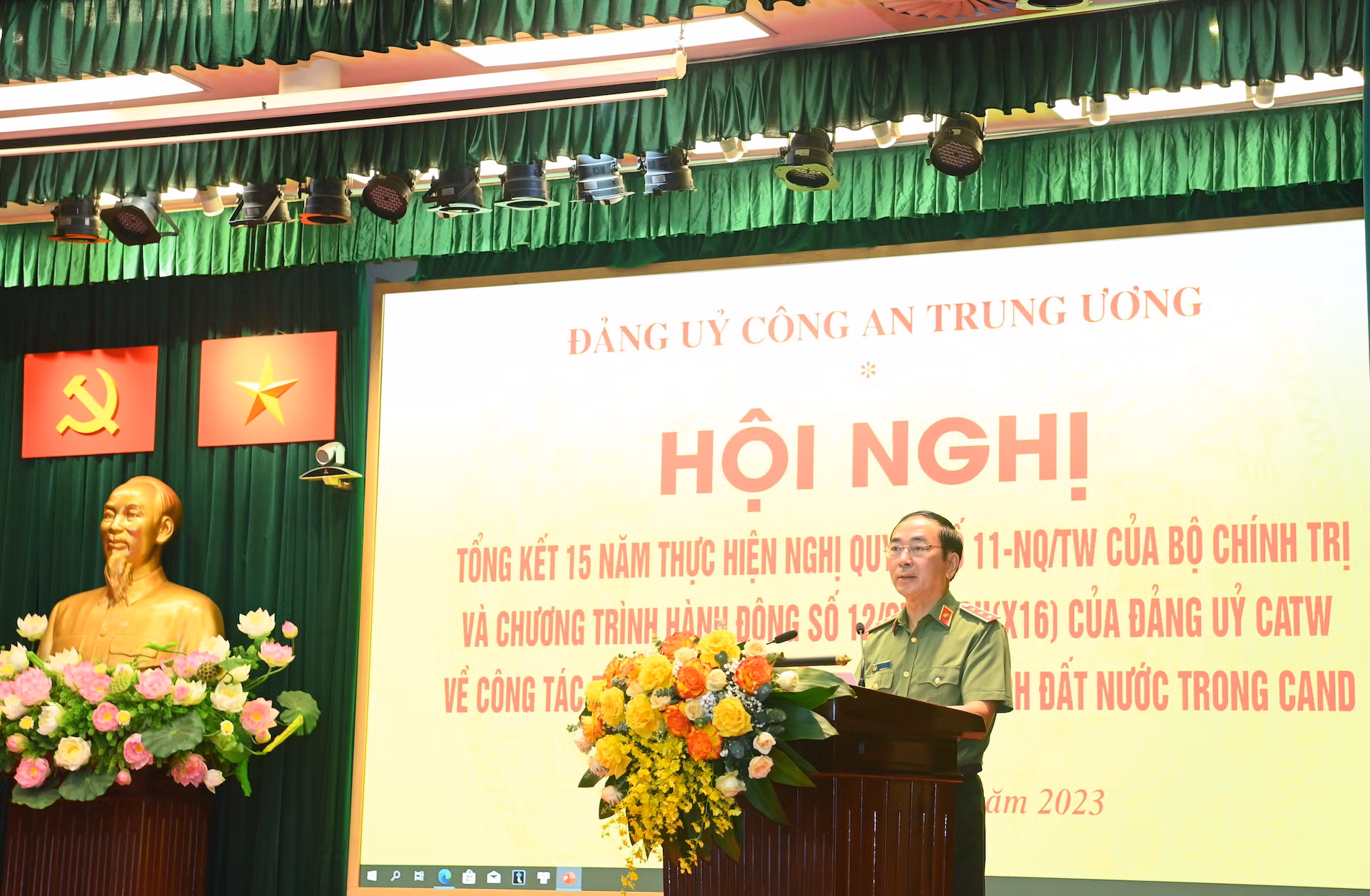 Nâng cao hiệu quả công tác phụ nữ thời kỳ đẩy mạnh CNH, HĐH đất nước trong CAND -0