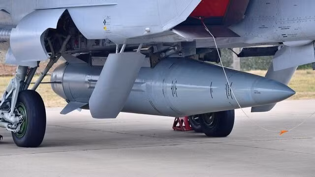 Nga: Tên lửa Kinzhal phá đài radar và 5 bệ phóng Patriot ở Kiev -0