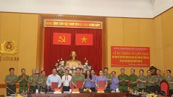 Phối hợp cung cấp tài liệu liên quan đến người phạm tội