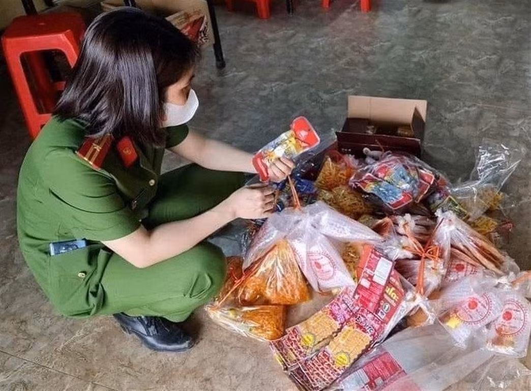 Phát hiện nhiều học sinh ở Thanh Hóa mang vũ khí khi đi học -0