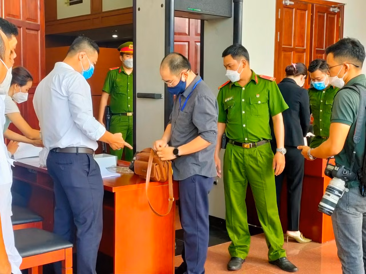 Y án sơ thẩm người cha trong vụ hành hạ bé gái 8 tuổi -0