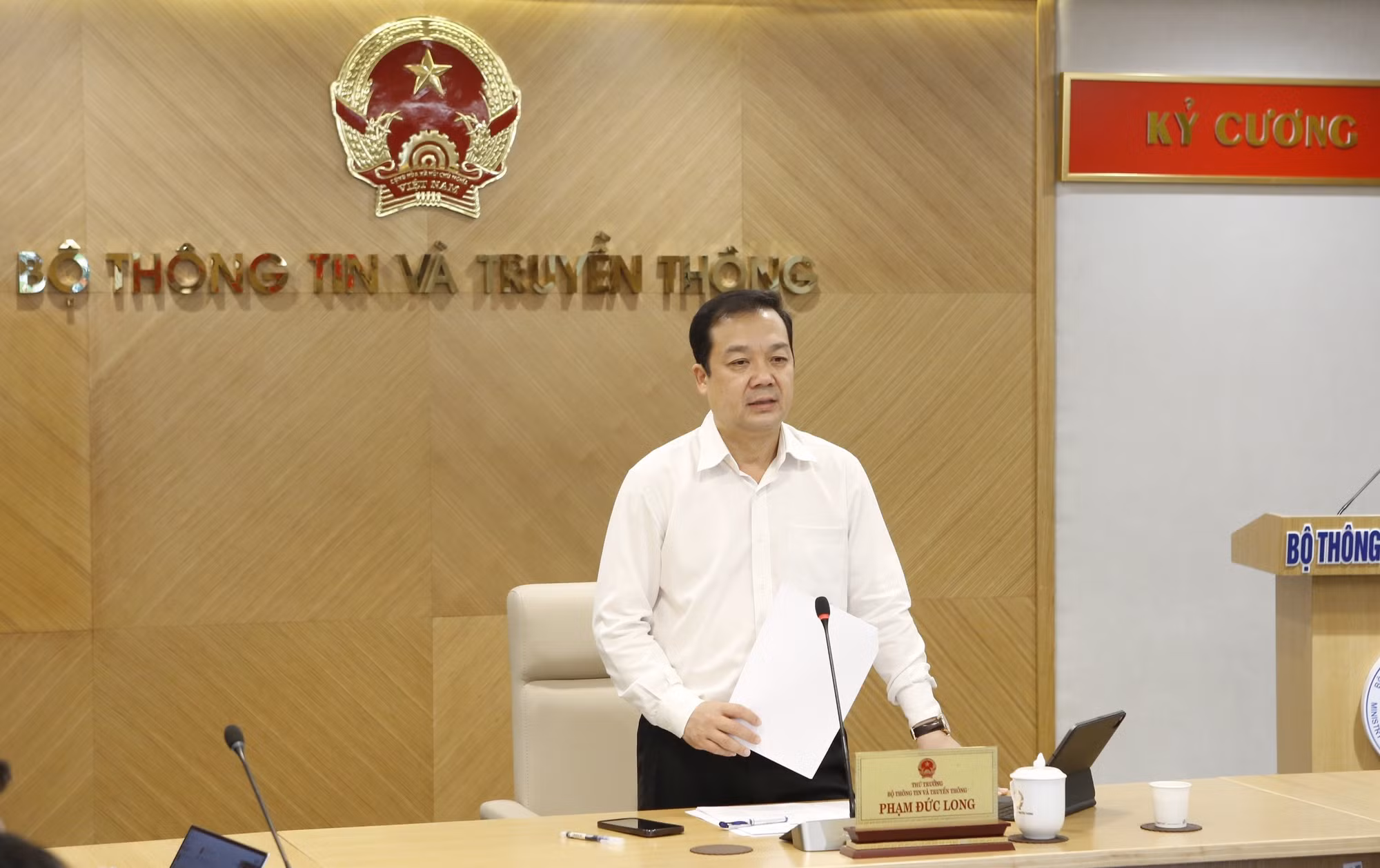 Xử lý nghiêm tình trạng lợi dụng, sử dụng thông tin của người khác để đăng ký SIM thuê bao -0