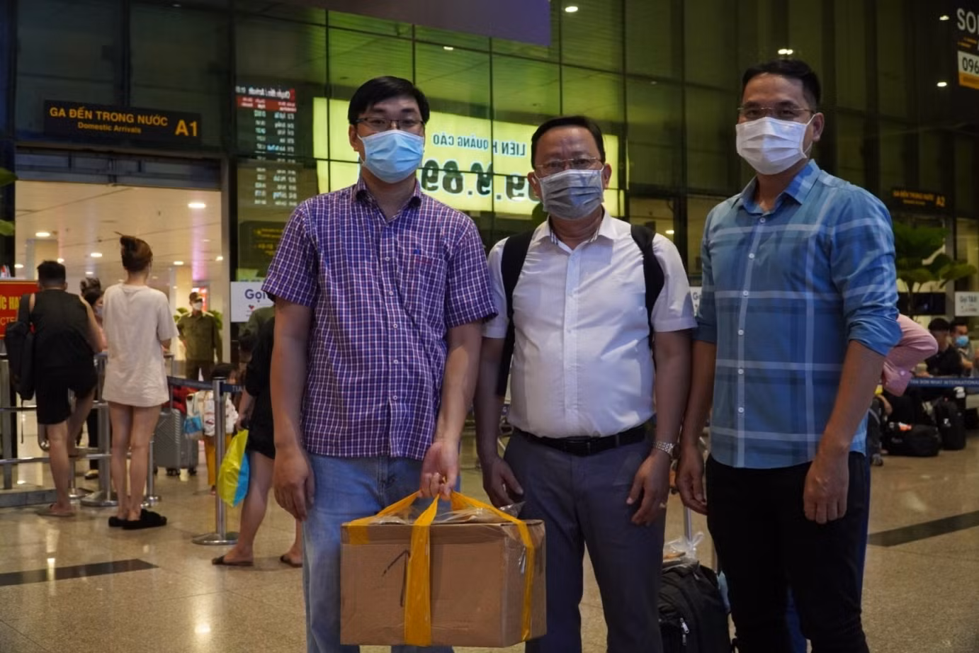 Xuyên đêm vận chuyển thuốc BAT để cứu 3 trẻ nghi ngộ độc botulinum do ăn giò lụa -0