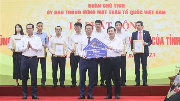 TPBank ủng hộ 5 tỷ đồng xây dựng nhà Đại Đoàn kết cho nhiều hộ nghèo tỉnh Điện Biên