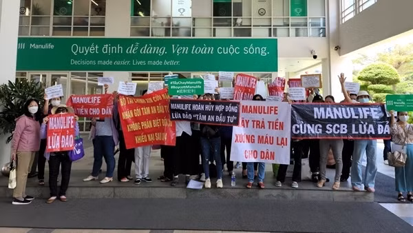 Khách hàng tiếp tục khiếu kiện công ty Manulife