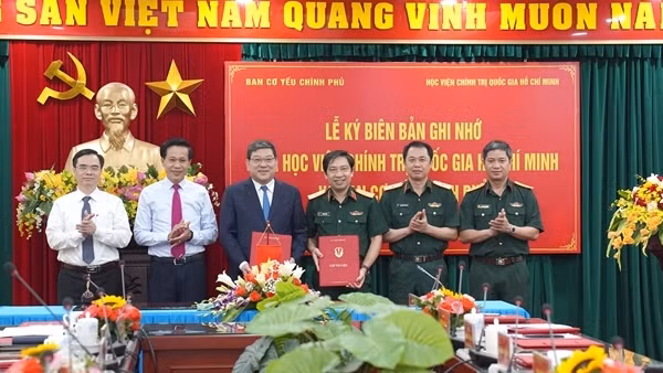 Ban Cơ yếu Chính phủ ký kết biên bản ghi nhớ với Học viện Chính trị quốc gia Hồ Chí Minh
