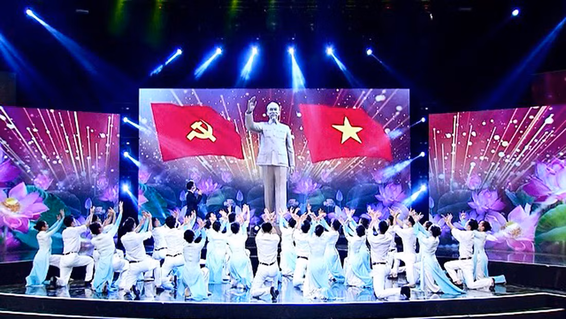 Chủ tịch nước Võ Văn Thưởng dự Lễ kỷ niệm 60 năm Ngày Bác Hồ về thăm Đảng bộ và nhân dân tỉnh Nam Định -0