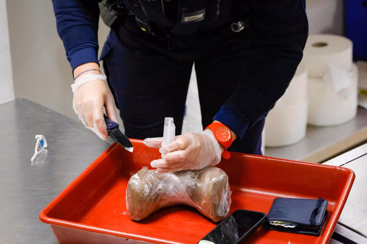 Các “nghiệp đoàn” cocaine Mỹ Latinh ở châu Âu -0