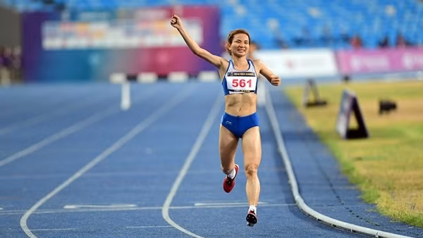 "Siêu nhân" Nguyễn Thị Oanh: Từ bạo bệnh đến bước chạy phi vật lý