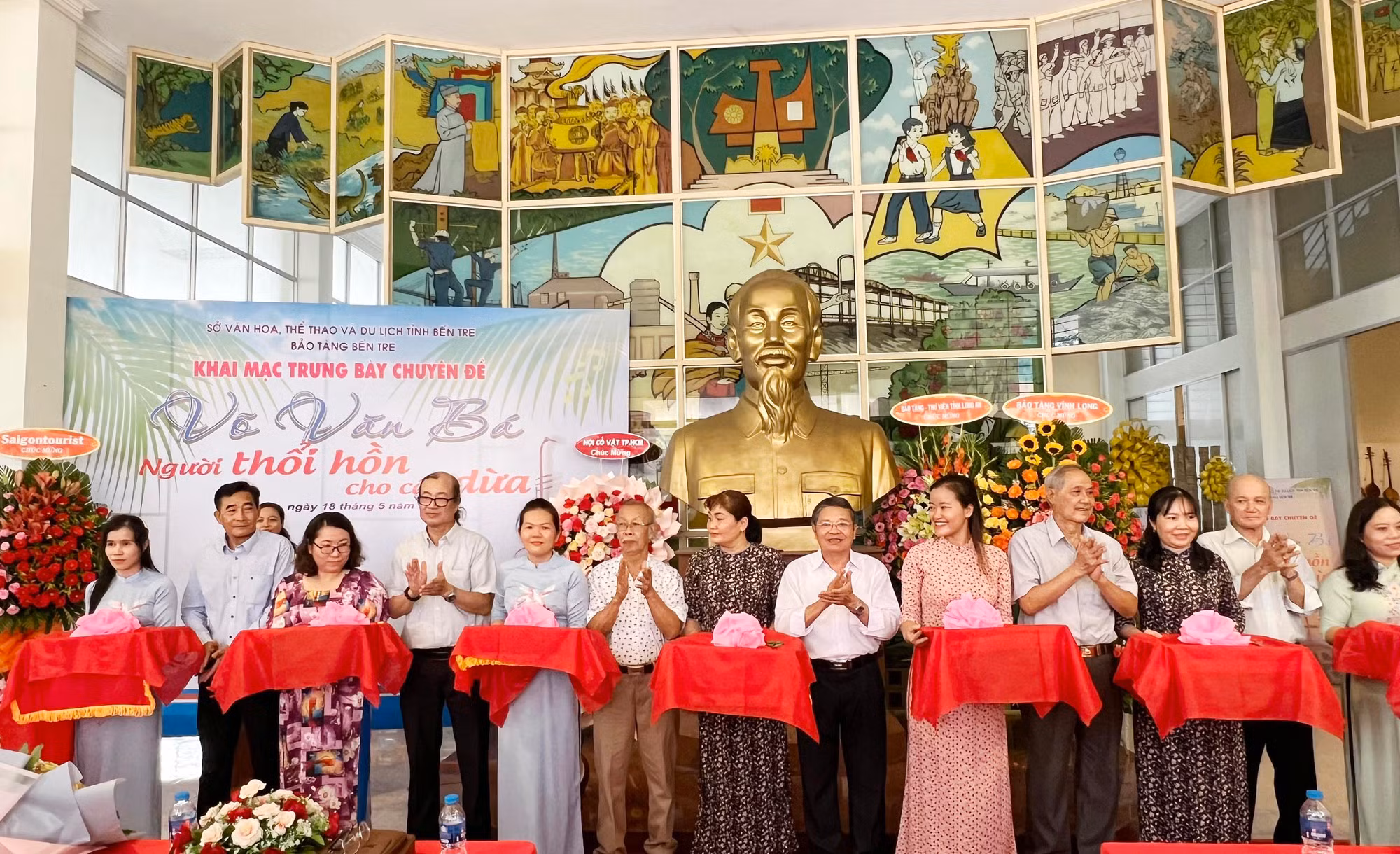 Bến Tre trưng bày chuyên đề “Võ Văn Bá – Người thổi hồn cho cây dừa” -0