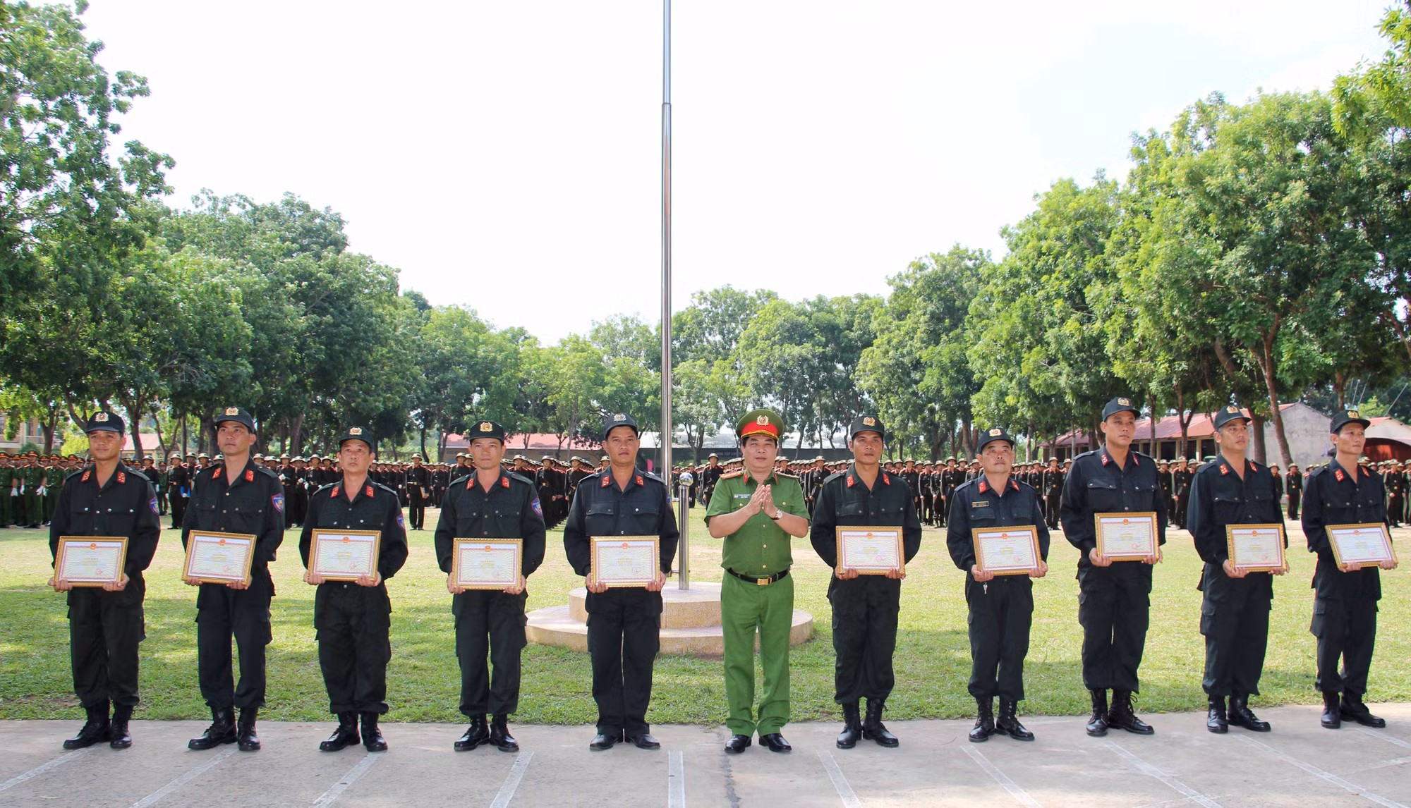 Bế mạc khóa huấn luyện chiến sĩ nghĩa vụ CAND năm 2023 -1