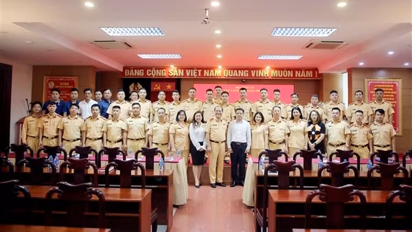 Các trung tâm đăng kiểm tiếp tục nhận chi viện từ lực lượng CSGT