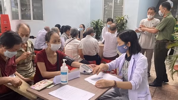 Bà Rịa-Vũng Tàu: Gần 1.000 người được khám mắt miễn phí