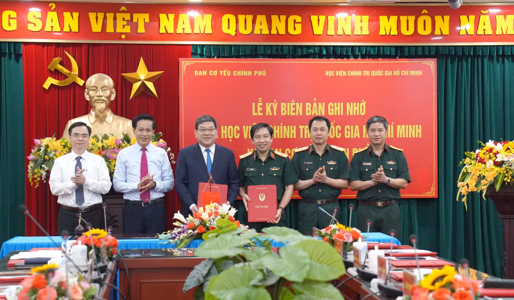 Ban Cơ yếu Chính phủ và Học viện Chính trị quốc gia Hồ Chí Minh ký kết biên bản hợp tác -0