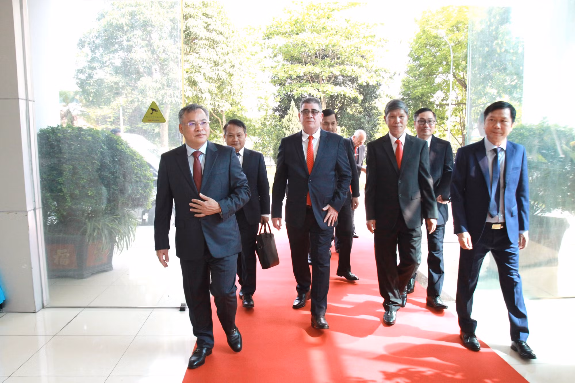 Bộ trưởng Bộ Nội vụ Cu ba đến thăm, làm việc với Cục Công nghiệp An ninh -0