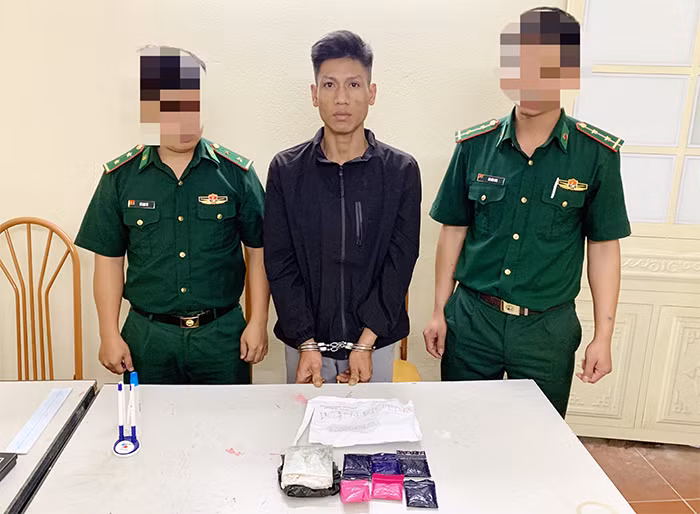 Vận chuyển thuê ma túy với giá 1 triệu đồng -0