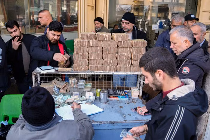 Iraq chật vật đối phó với nạn buôn lậu USD -0