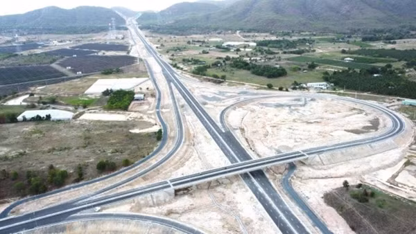 Từ 10h ngày 19/5, ô tô được chạy vào cao tốc Vĩnh Hảo-Phan Thiết, Nha Trang-Cam Lâm
