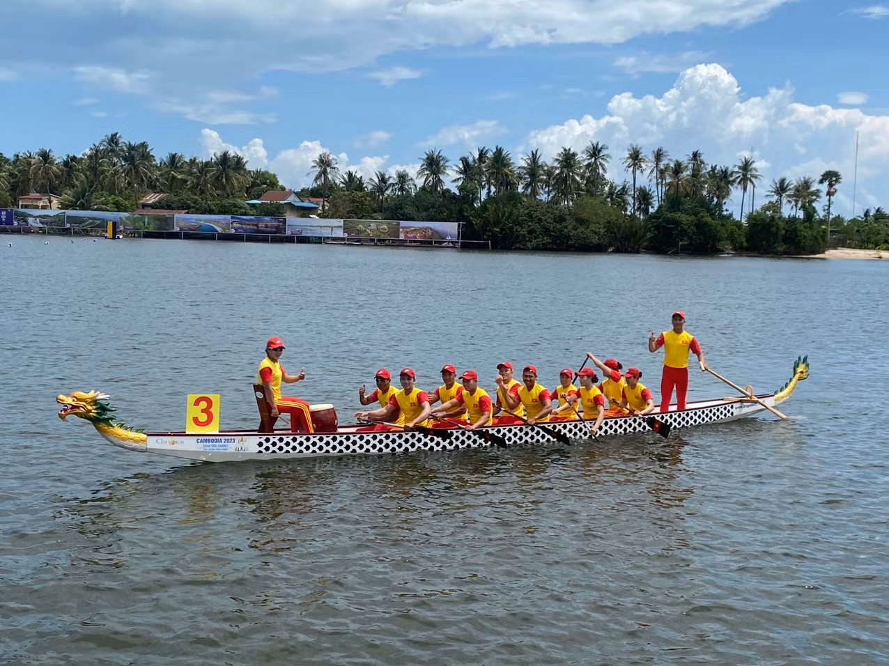 thuyentruyenthong.jpg -0