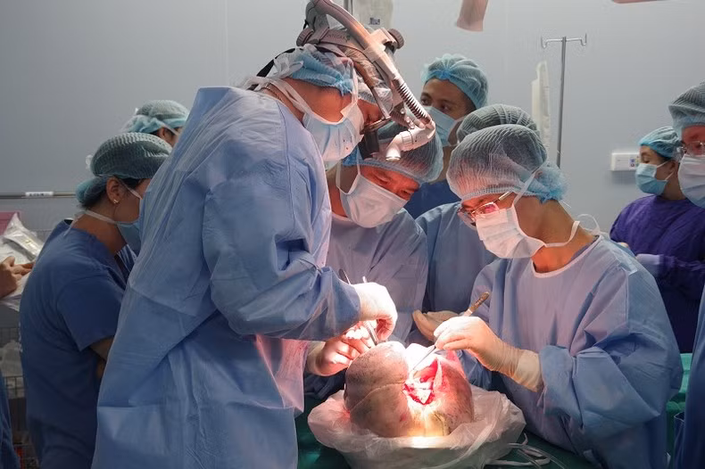 Hồi sinh sự sống cho người mắc bệnh phổi giai đoạn cuối -0