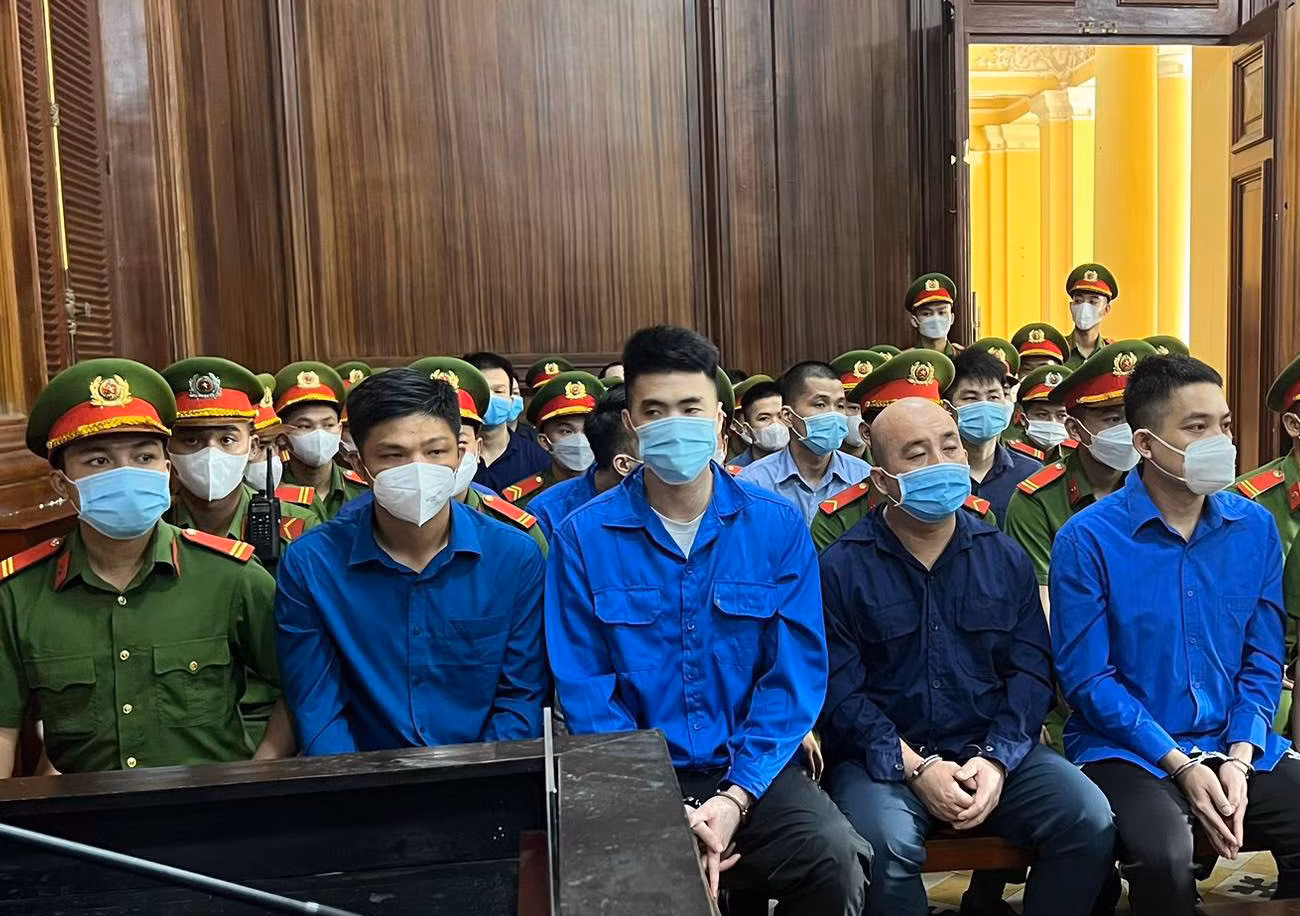 Xét xử băng nhóm dùng “máu HIV giả” cướp hơn 37 tỷ đồng tiền ảo -0