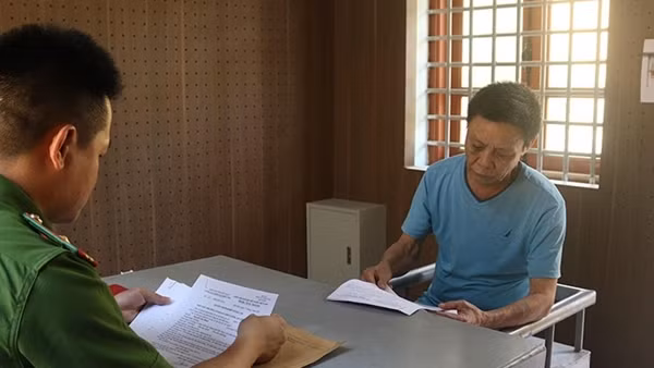 Khởi tố, bắt tạm giam đối tượng dùng dao đâm Thiếu tá CSGT trọng thương