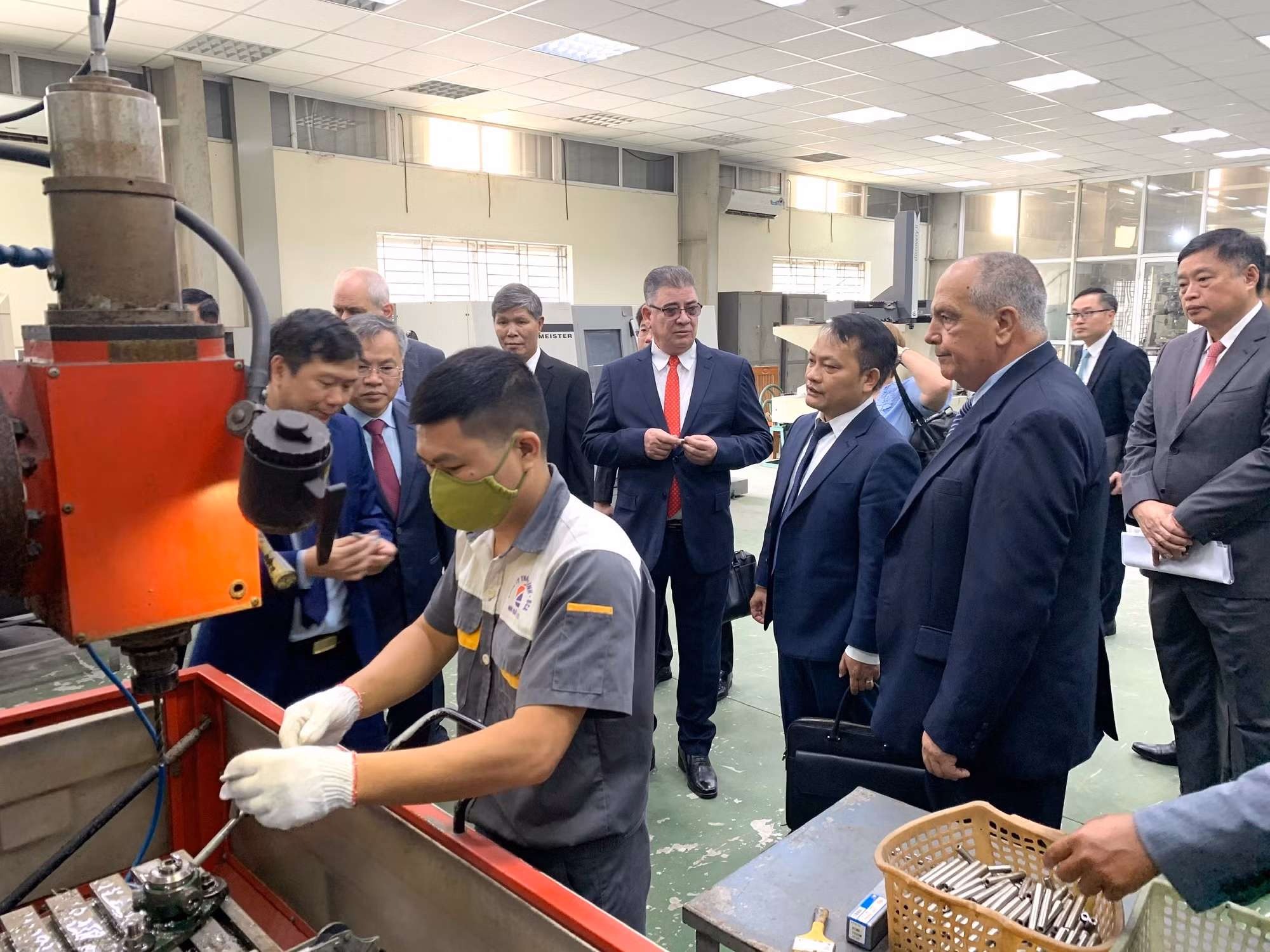 Bộ trưởng Bộ Nội vụ Cu ba đến thăm, làm việc với Cục Công nghiệp An ninh -0