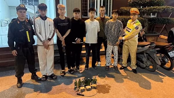 Cảnh sát 141 tóm gọn nhóm thanh niên mang "đồ" ra phố gây rối
