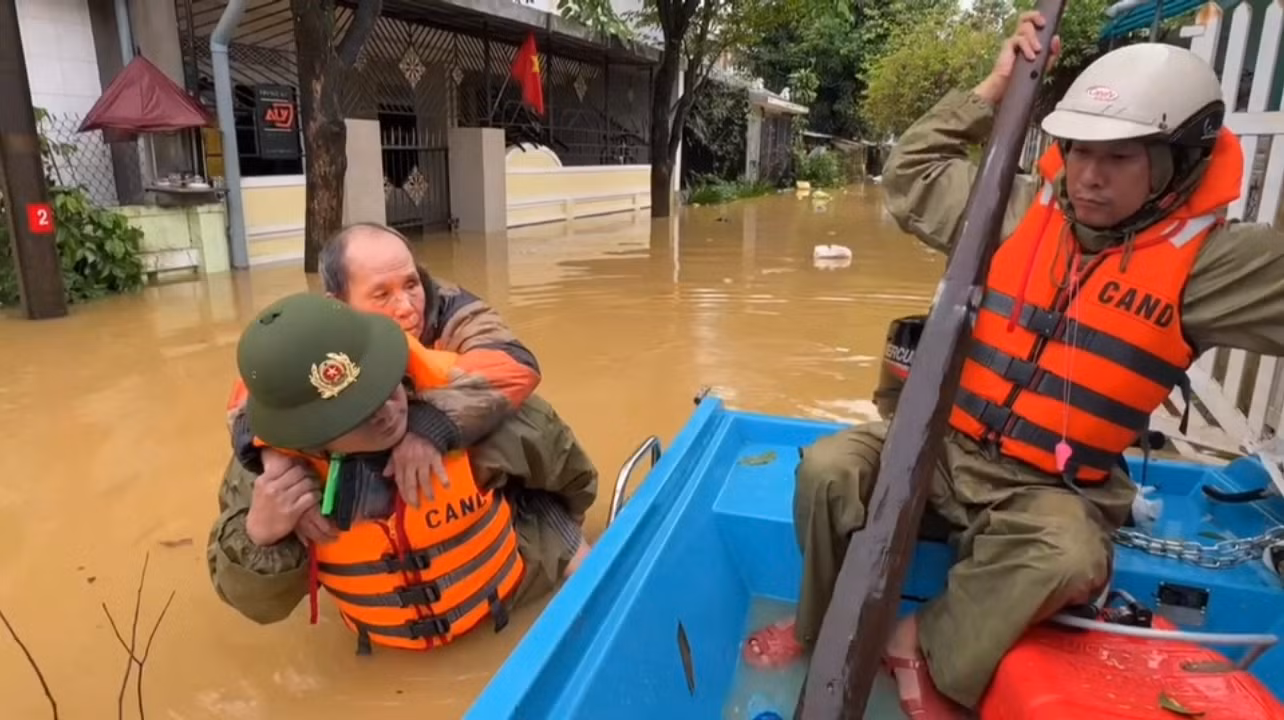 Lợi dụng mưa lũ lớn, ngang nhiên đột nhập nhà dân trộm tài sản giữa ban ngày -0