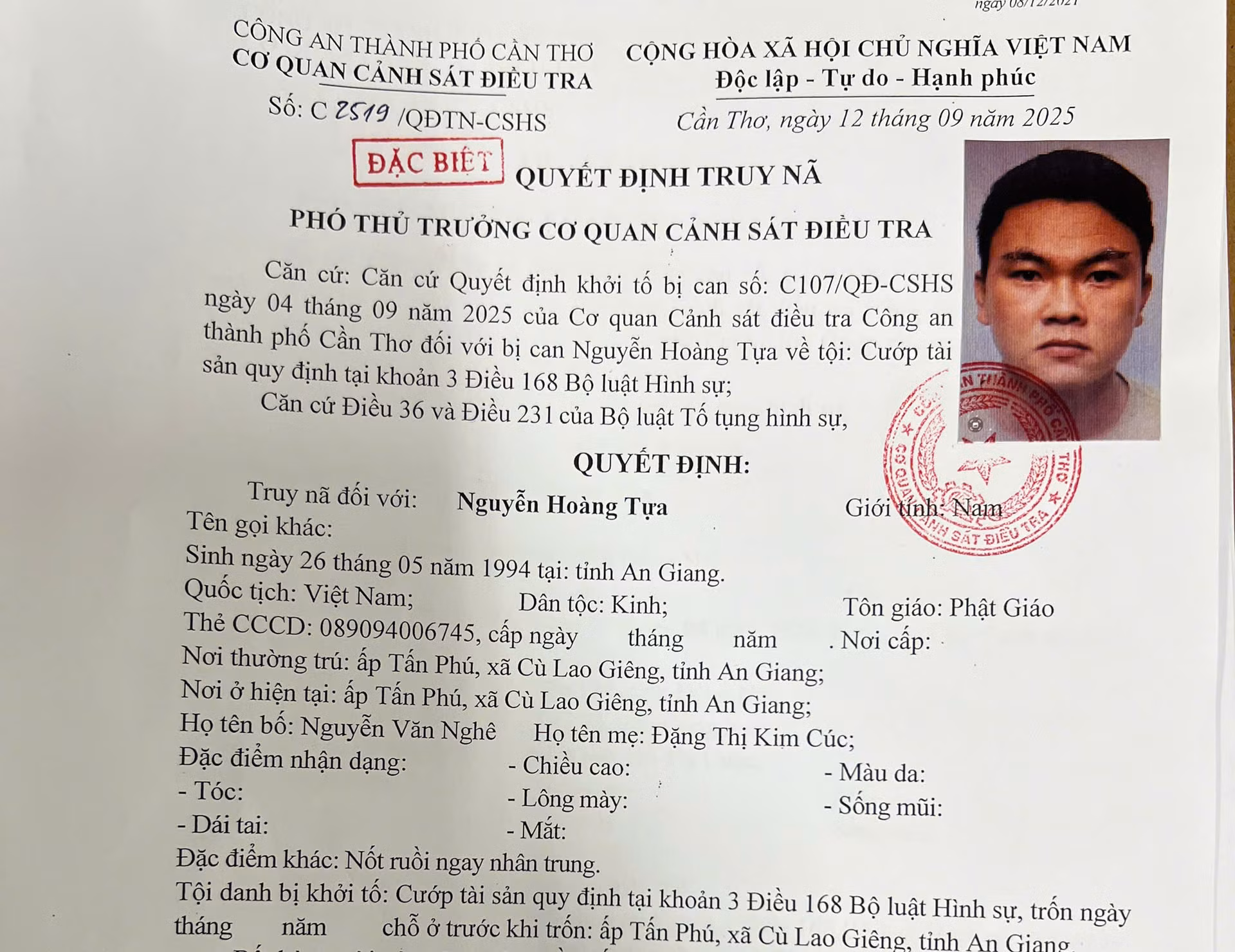 Kẻ bị truy nã đặc biệt do dàn cảnh cướp tài sản, đã sa lưới -0