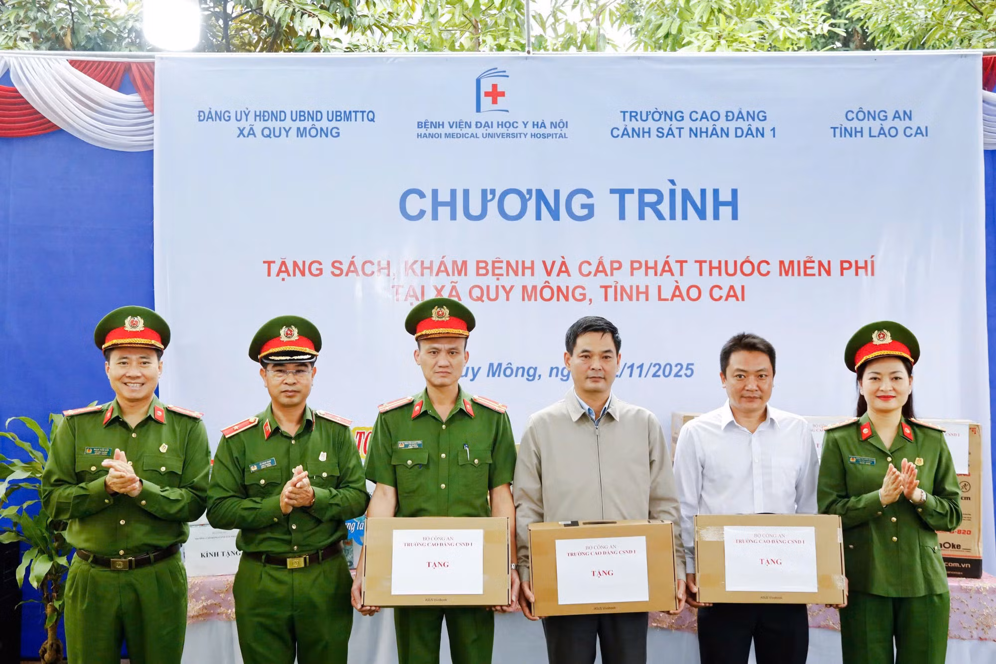 Trường Cao đẳng CSND I và Bệnh viện Đại học Y Hà Nội tổ chức khám bệnh, phát thuốc miễn phí cho bà con nhân dân -0