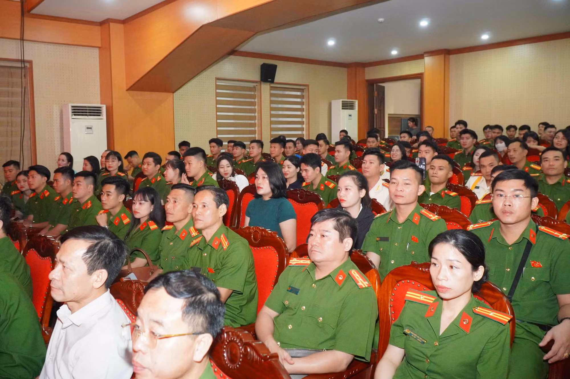 at_01335.jpeg -2