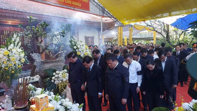 Truy điệu, an táng hài cốt các Anh hùng liệt sĩ hy sinh tại hang Thanh niên xung phong -0