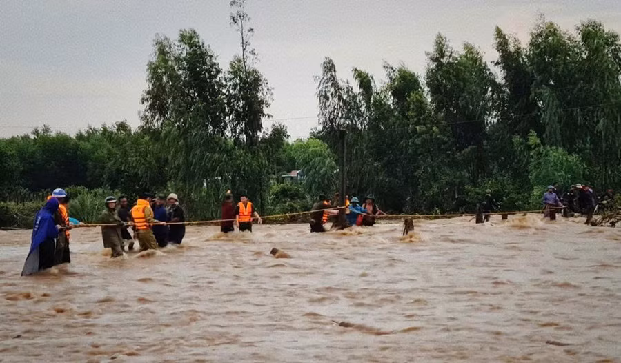 Lâm Đồng: 4 người chết, mưa vẫn rơi, nhiều nơi vẫn ngập -0