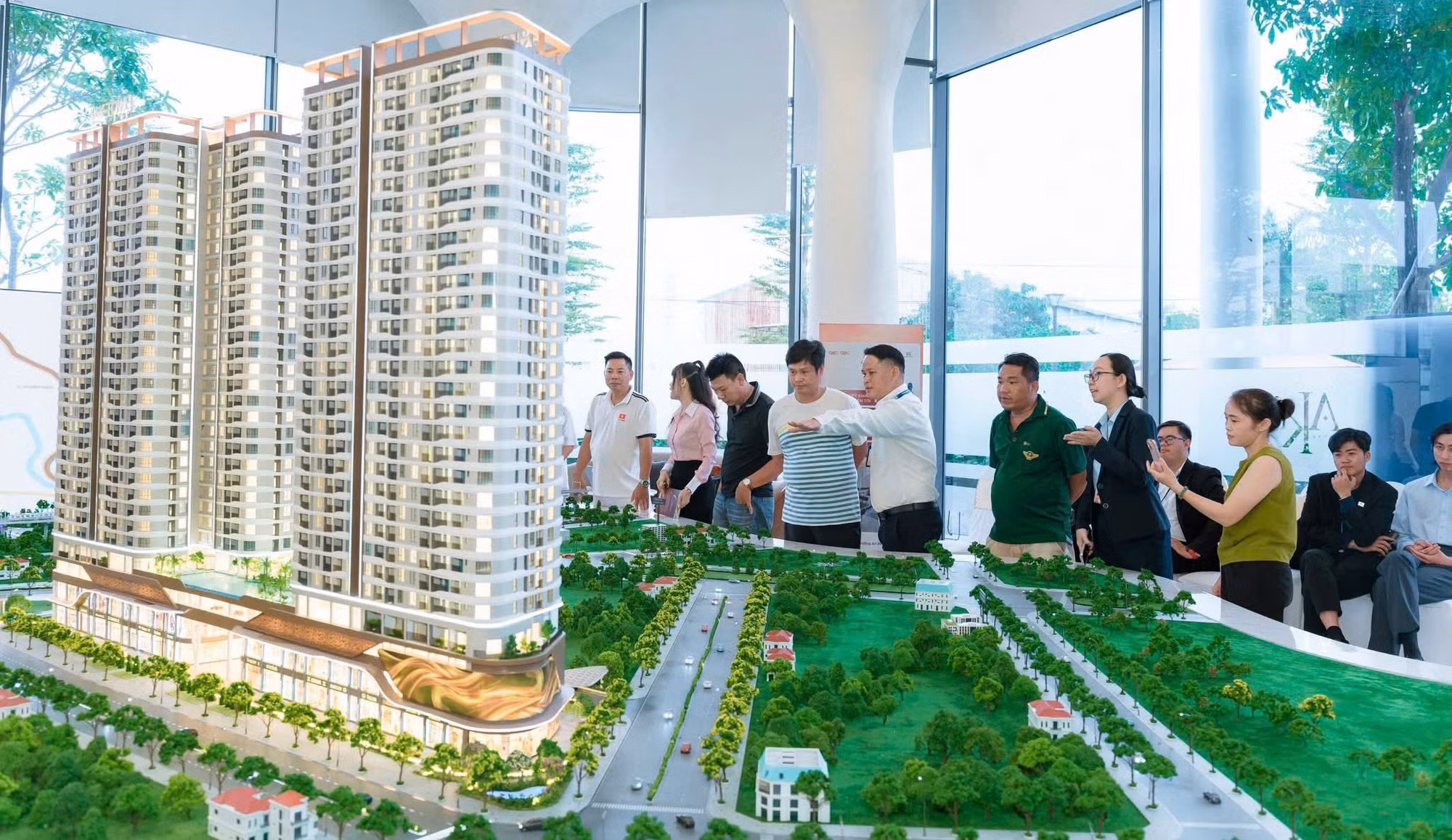 Sở Xây dựng TP Hồ Chí Minh ngăn huy động vốn trái phép, các dự án đủ điều kiện pháp lý hút người mua -0