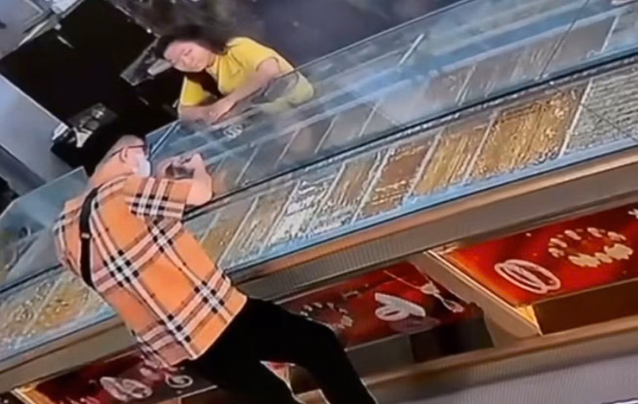 Truy xét, bắt nhanh hai đối tượng cướp giật tài sản tiệm vàng tại phường An Phú -1