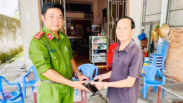 Phát huy tinh thần tự nguyện giao nộp vũ khí, công cụ hỗ trợ tại cơ sở