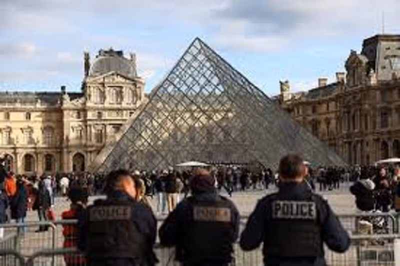 Bắt giữ thủ phạm vụ trộm tại Bảo tàng Louvre -0