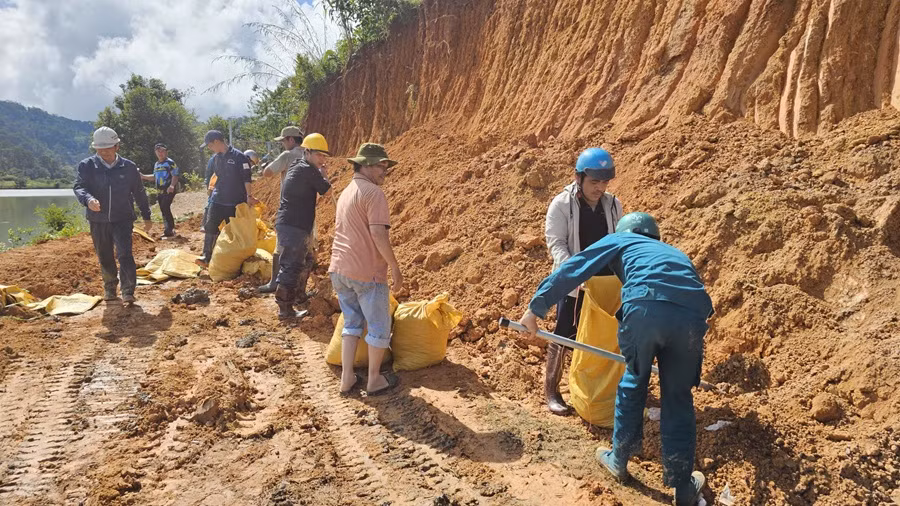 Kích hoạt phương án cấp bách tại sự cố ở hồ chứa 1,7 triệu m3 nước -0