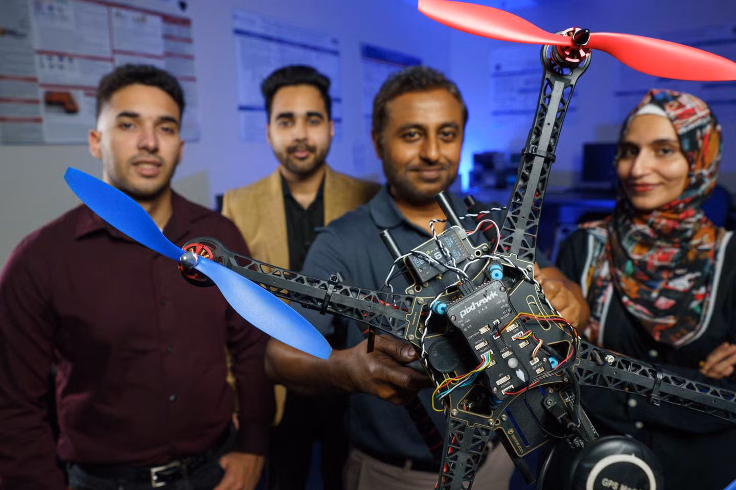 “Áo giáp” bảo vệ drone như thế nào? -0