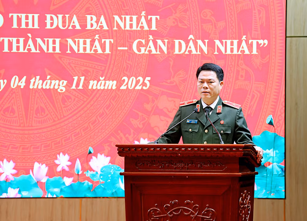 Đồng chí Thiếu tướng Nguyễn Hữu Mạnh, Ủy viên Ban Thường vụ Tỉnh ủy, Bí thư Đảng ủy, Giám đốc Công an tỉnh phát động phong trào thi đua “Ba nhất” trong lực lượng Công an tỉnh. -0