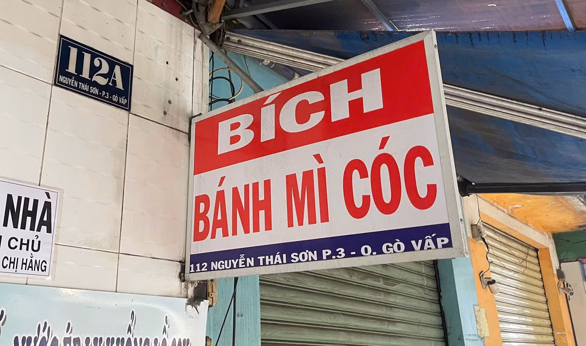 Thêm nhiều ca nghi ngộ độc sau khi ăn bánh mì tại TP Hồ Chí Minh -0