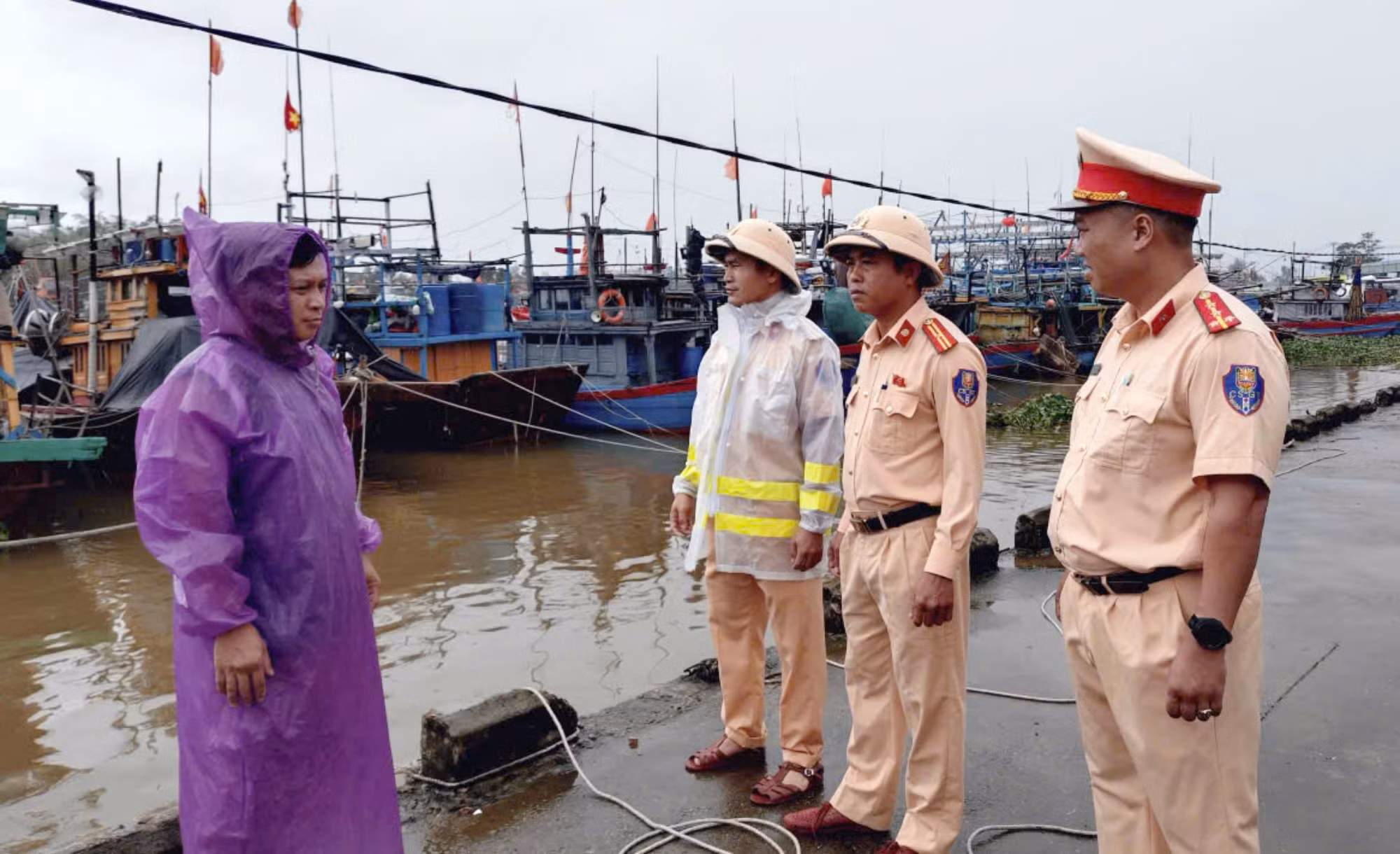 Khẩn cấp ứng phó bão số 13: Trước “giờ G” -0