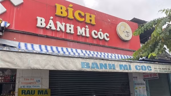 TP Hồ Chí Minh: Hàng chục người nhập viện nghi ngộ độc sau khi ăn bánh mì