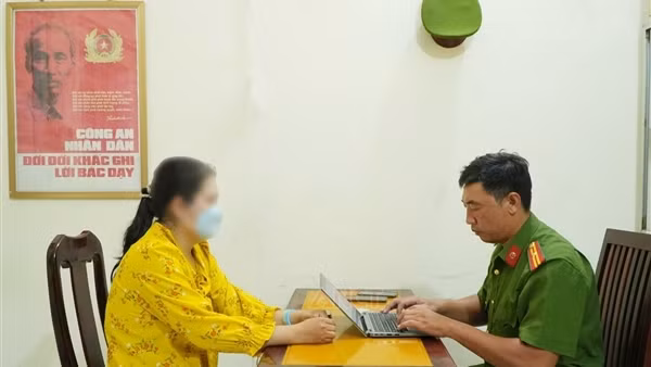 Em tự ngã xe… chị đăng Facebook nói do bị xịt thuốc mê, cướp tài sản