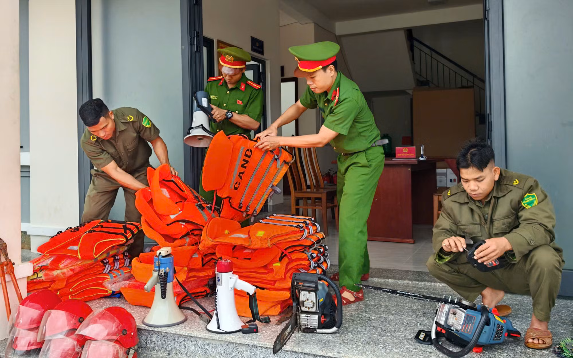 Khẩn cấp ứng phó bão số 13: Trước “giờ G” -0