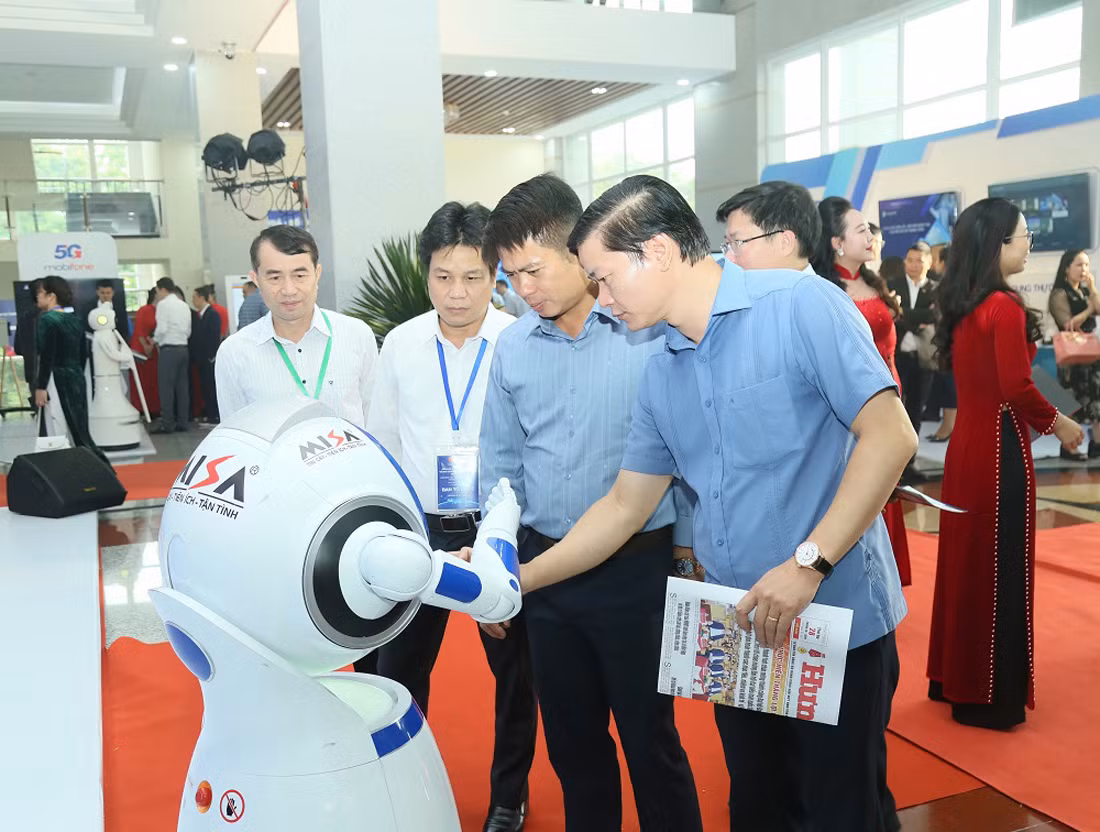 Đẩy mạnh công nghiệp hóa, hiện đại hóa, hướng tới xây dựng chính quyền số, kinh tế số và xã hội số -0