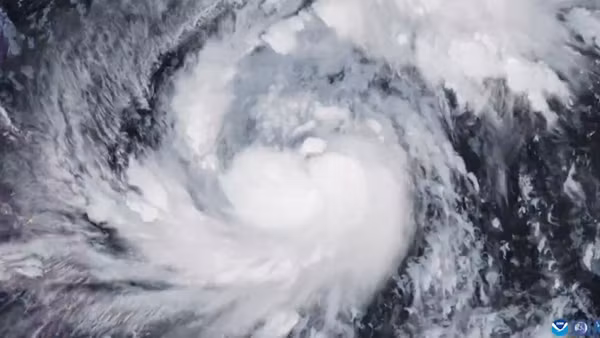 Philippines sơ tán 100.000 cư dân tránh siêu bão Fung-wong
