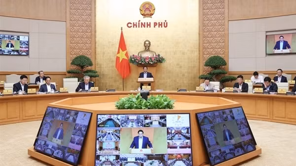 Thủ tướng chủ trì phiên họp Chính phủ tháng 10/2025 trực tuyến với các địa phương