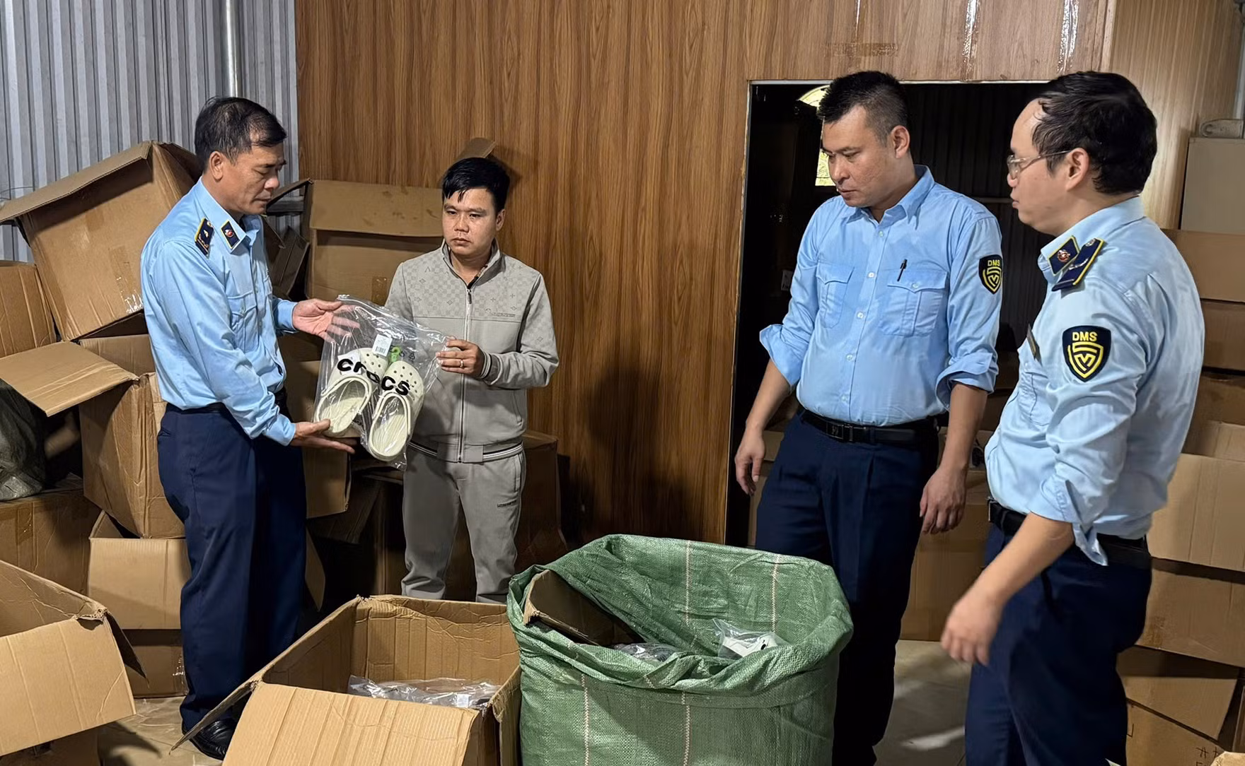 Quảng Ninh: liên tiếp phát hiện hàng giả, hàng nhập lậu -0